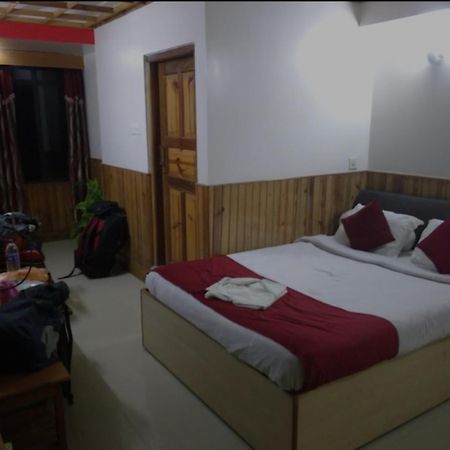Hotel Knight Inn Σιλόνγκ Εξωτερικό φωτογραφία